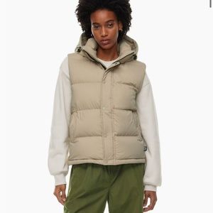 Aritzia super puff original vest